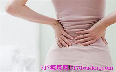 女人下巴长痘痘到底是什么原因？