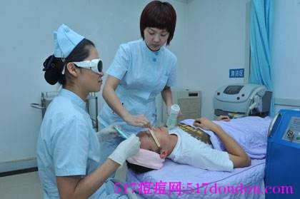 有哪些专业去痘痘方法？