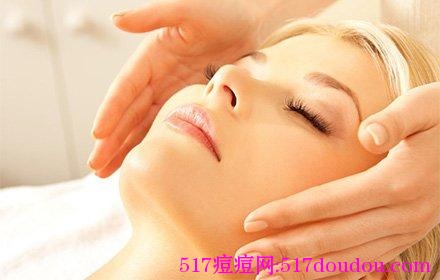 成簇的眼眶周围粉刺是什么?-健康吃瘦网