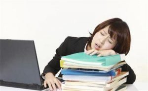 长痘痘人群之一：白领