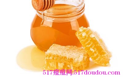 蜂蜜水祛痘面膜不但有效，而且制作简单